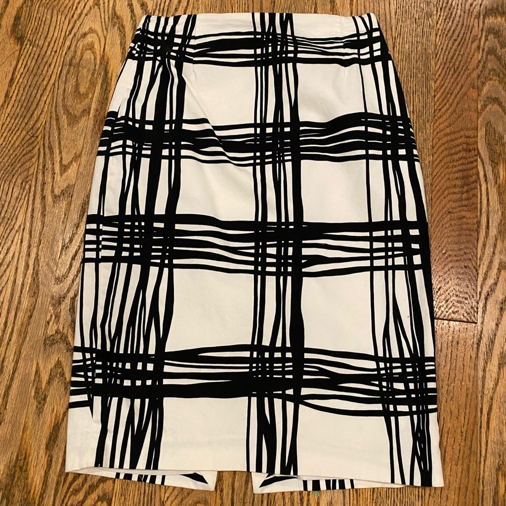 Black and white printed skirt from Express